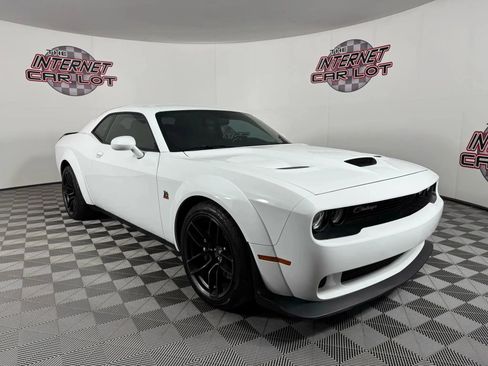 Used 2021 Dodge Challenger R/T Scat Pack RWD image 9