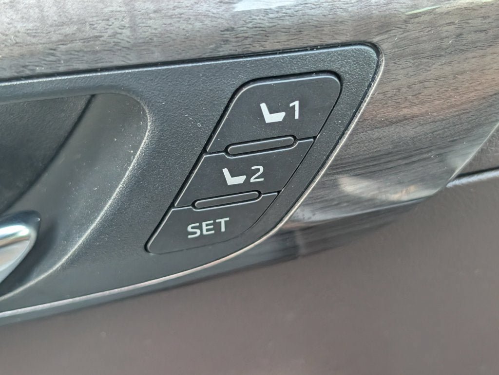 Certified 2020 Toyota Highlander Platinum AWD/4WD image 12