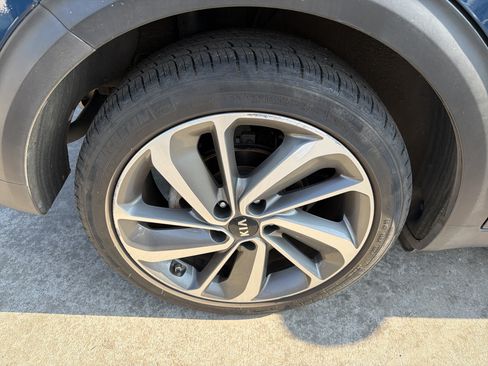 Used 2018 Kia Niro Touring FWD image 8
