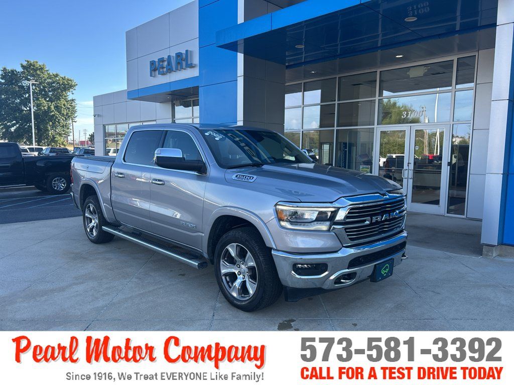 Used 2022 RAM 1500 Laramie AWD/4WD image 1