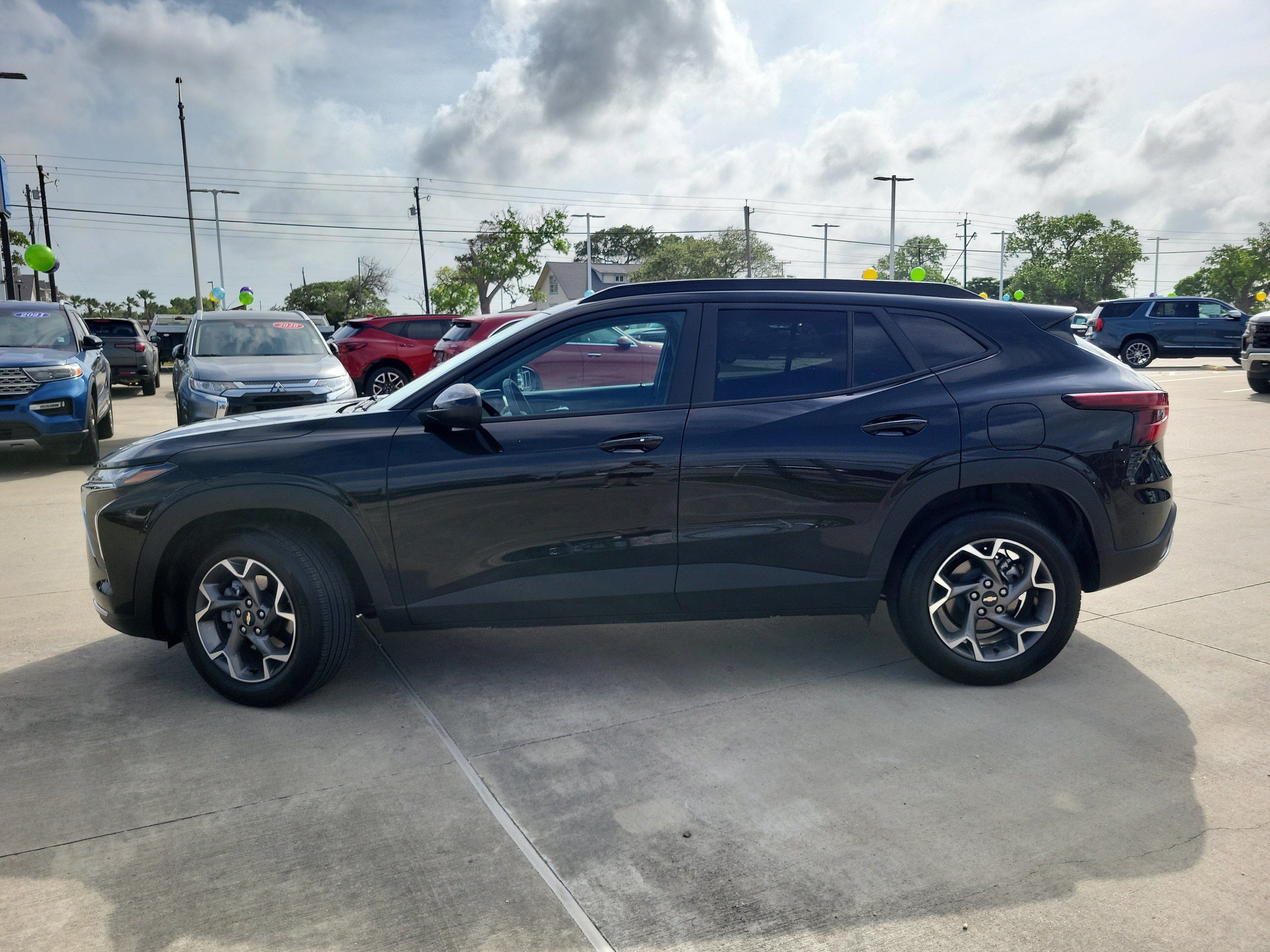 Used 2026 Chevrolet Trax LT w/ Driver Confidence Package FWD image 8