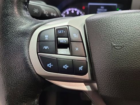 Used 2022 Ford Explorer XLT image 34