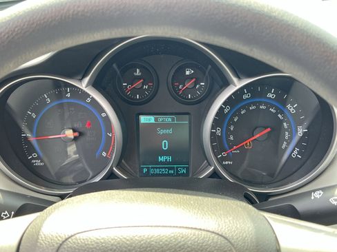 Used 2015 Chevrolet Cruze LS image 17