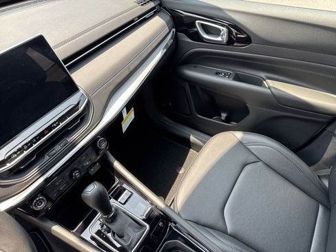 New 2025 Jeep Compass Limited w/ High Altitude Package image 31