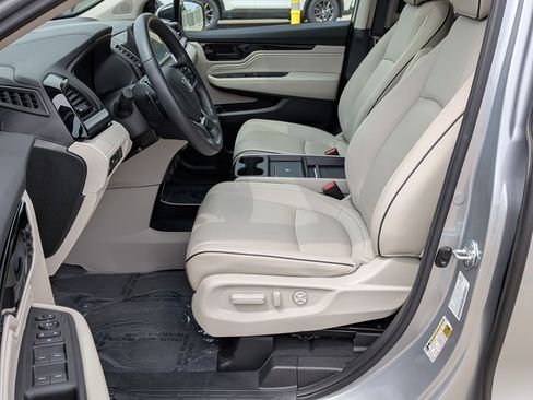 Certified 2025 Honda Odyssey Touring image 11