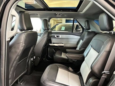 Used 2023 Ford Explorer XLT w/ Equipment Group 202A AWD/4WD image 25