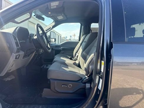 Used 2019 Ford F250 XLT w/ XLT Premium Package AWD/4WD image 3