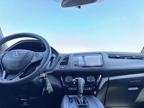 Certified 2022 Honda HR-V Sport image 28