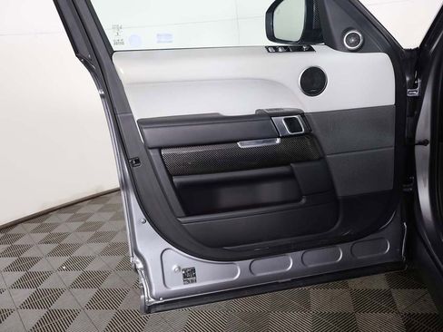 Used 2022 Land Rover Range Rover Sport SVR image 30