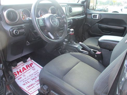Used 2019 Jeep Wrangler Sport AWD/4WD image 4