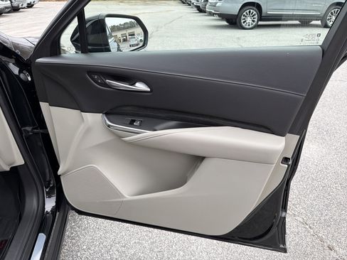 Used 2019 Cadillac XT4 Premium Luxury w/ Cold Weather Package image 17