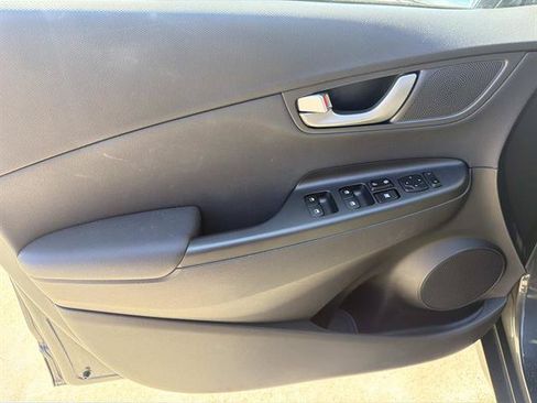 Used 2018 Hyundai Kona Limited FWD image 12