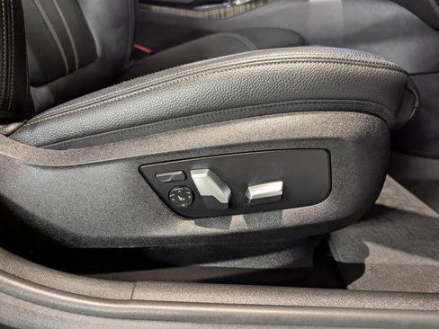 Used 2018 BMW 530i xDrive image 29