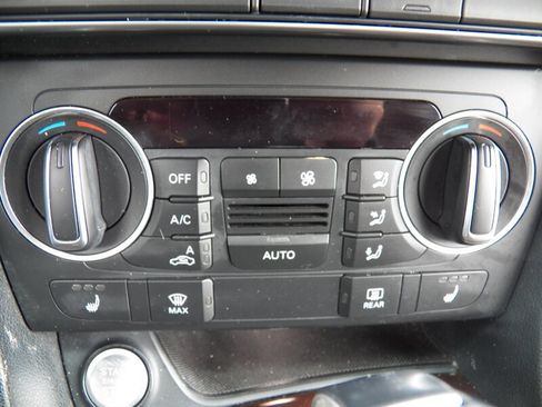 Used 2018 Audi Q3 2.0T Premium Plus w/ Premium Plus Package AWD/4WD image 23