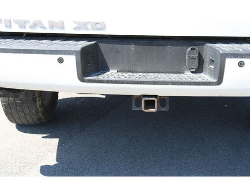 Used 2018 Nissan Titan SL w/ Chrome Package image 5