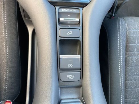 Certified 2025 Honda HR-V LX image 20