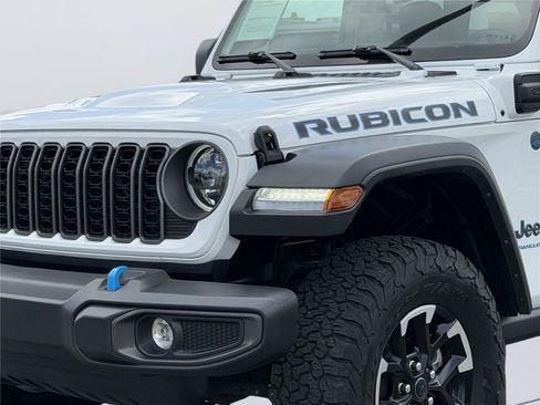 Used 2025 Jeep Wrangler Unlimited Rubicon 4xe w/ Safety Group AWD/4WD image 8