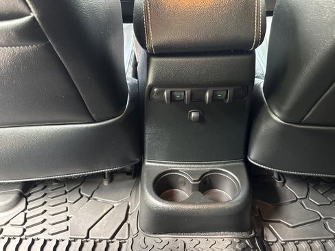 Used 2018 Jeep Wrangler Unlimited Sport AWD/4WD image 8