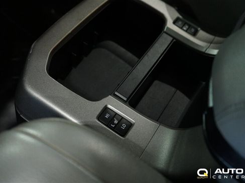 Used 2010 Toyota Sequoia Platinum AWD/4WD image 32