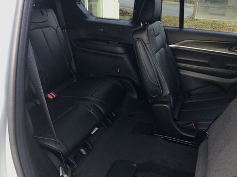 New 2025 Jeep Grand Cherokee L Limited image 9