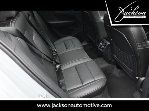 Certified 2025 Volvo XC40 B5 Core w/ Protection Package Premier image 27