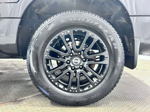 Used 2019 Nissan Titan SL image 30