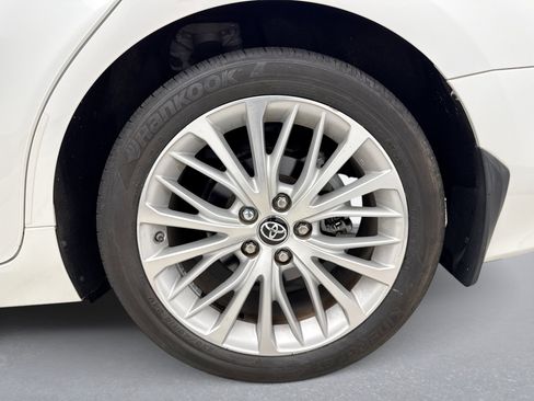 Used 2019 Toyota Camry XLE FWD image 24