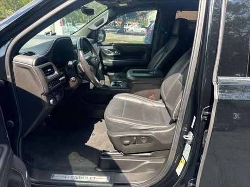 Used 2021 Chevrolet Suburban Premier w/ Premium Package AWD/4WD image 13