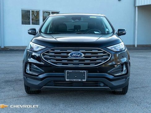 Used 2022 Ford Edge Titanium image 2