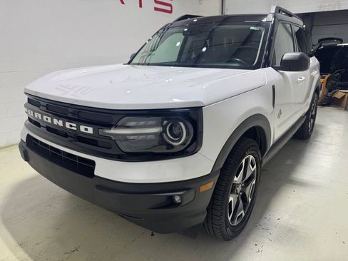 Used 2022 Ford Bronco Sport Outer Banks w/ Tech Package AWD/4WD image 2