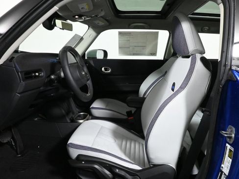 Used 2025 MINI Cooper 2-Door Hardtop image 3