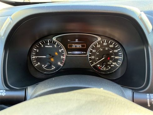 Used 2019 Nissan Pathfinder S image 21