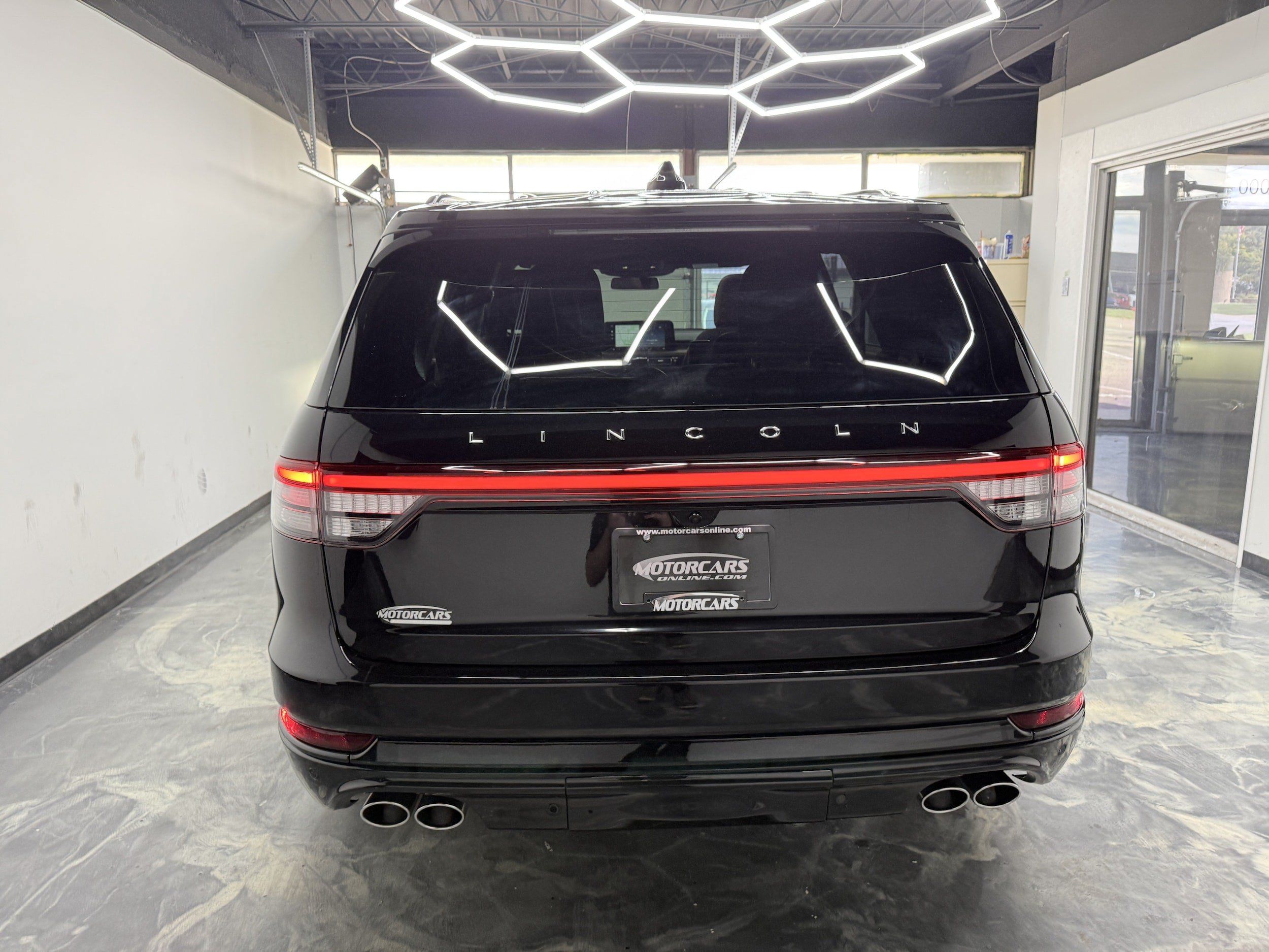Used 2025 Lincoln Aviator Reserve w/ Equipment Group 201A AWD/4WD image 4