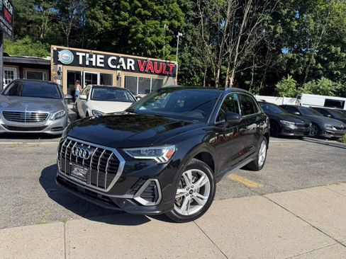 Used 2021 Audi Q3 2.0T Premium Plus w/ Premium Plus Package AWD/4WD image 1