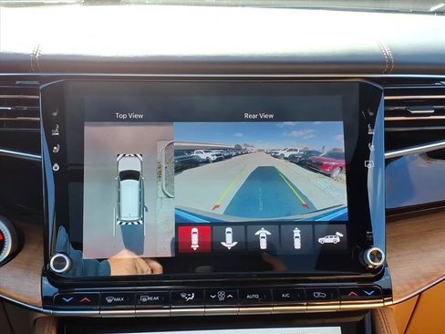 Used 2023 Jeep Grand Wagoneer Series III image 20