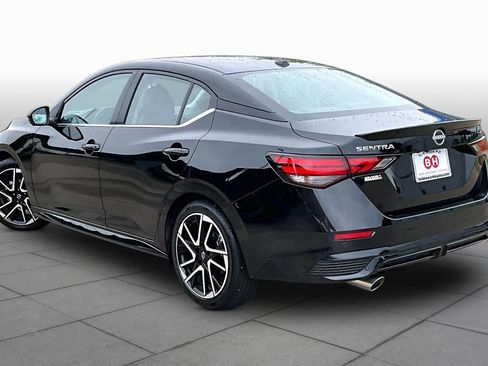 Used 2025 Nissan Sentra SR w/ SR Premium Package FWD image 12