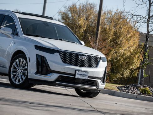 Used 2021 Cadillac XT6 Premium Luxury w/ Platinum Package image 5