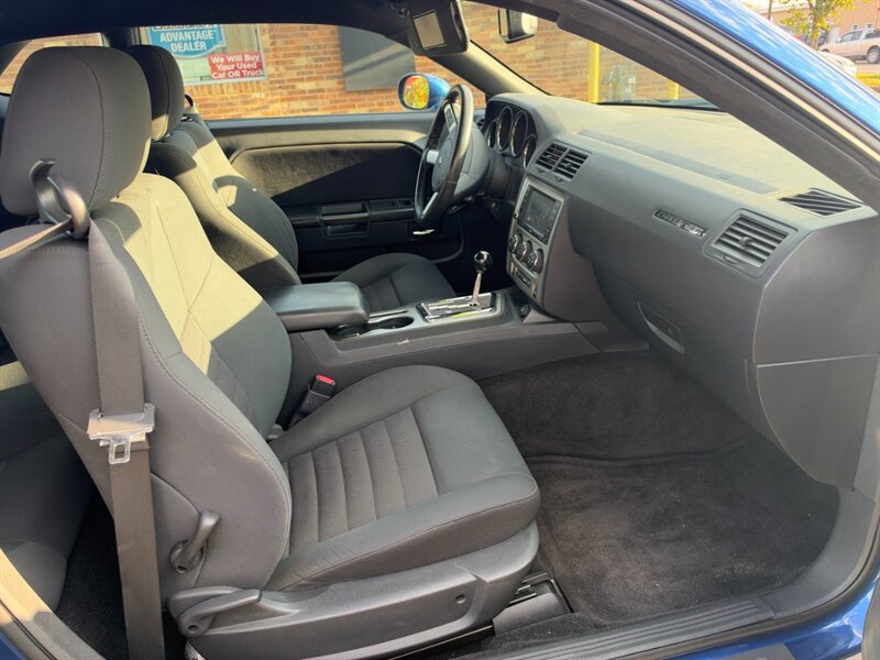 Used 2010 Dodge Challenger R/T RWD image 12