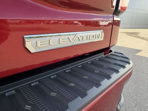 Used 2023 GMC Sierra 1500 Elevation w/ X31 Off-Road Package AWD/4WD image 17