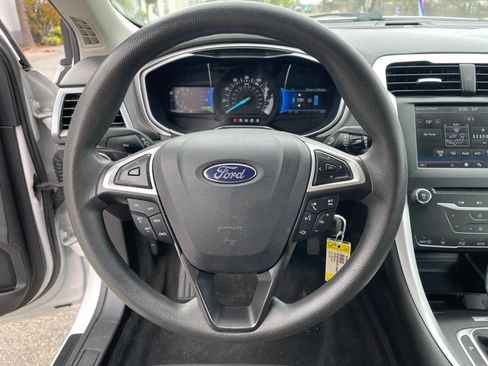 Used 2014 Ford Fusion SE image 19