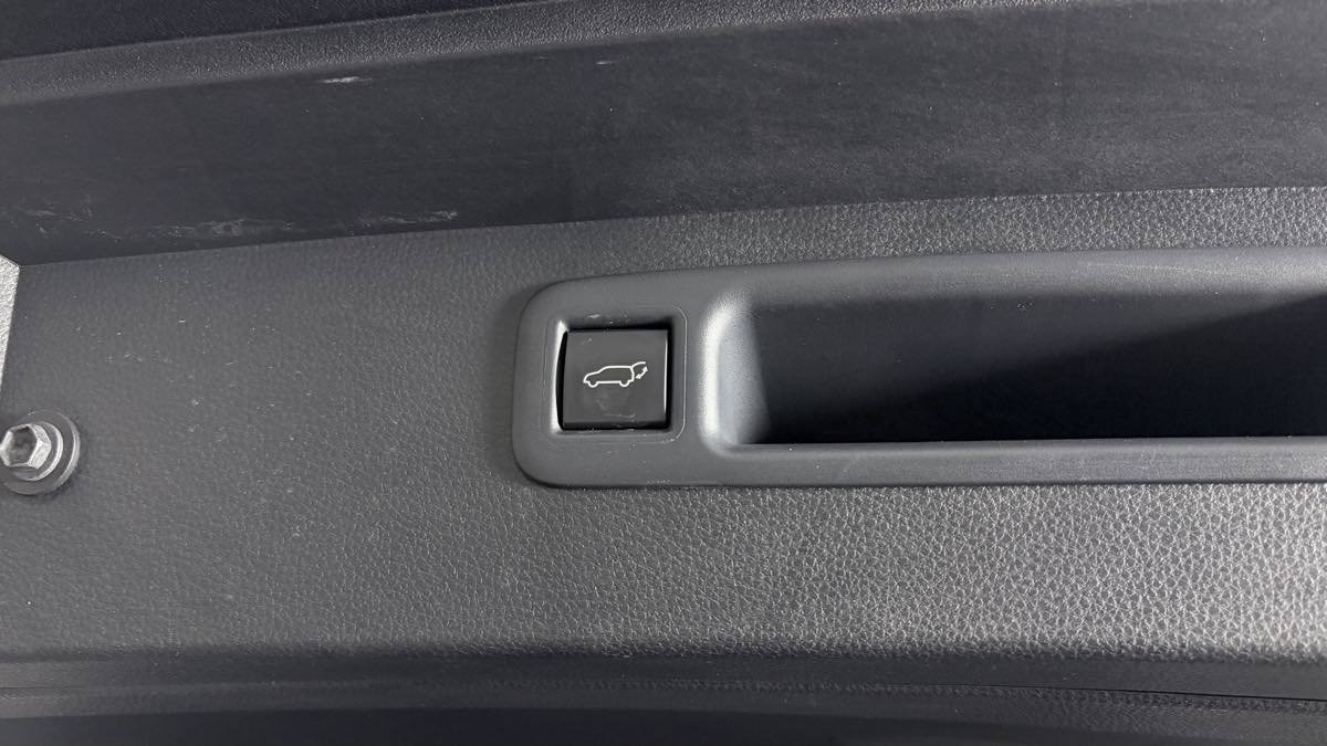 Used 2025 Toyota Highlander XSE AWD/4WD image 35
