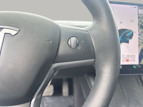 Used 2021 Tesla Model 3 Standard Range Plus image 29