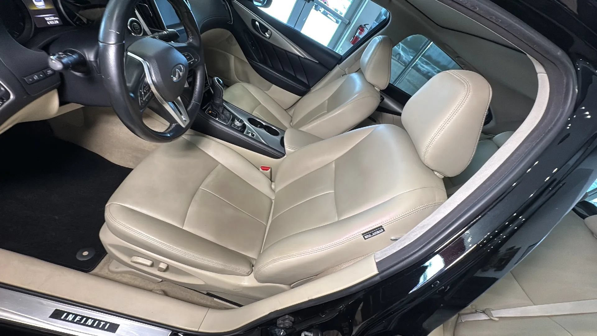 Used 2019 INFINITI Q50 Luxe w/ Cargo Package (L96) RWD image 35