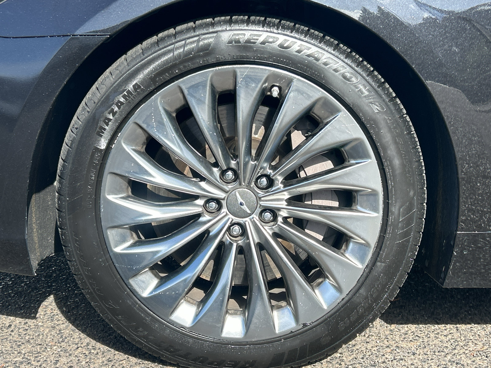 Used 2019 Genesis G90 3.3T Premium RWD image 10