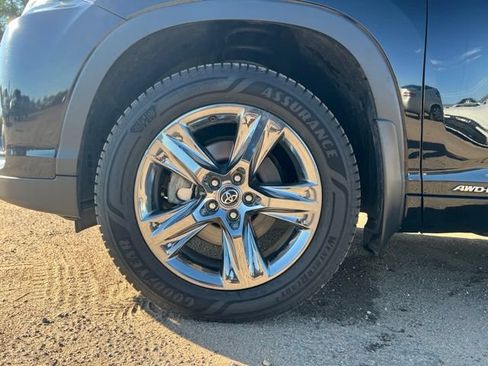 Used 2018 Toyota Highlander Limited Platinum AWD/4WD image 14