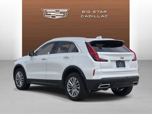 Certified 2025 Cadillac XT4 Premium Luxury w/ Cold Weather Package FWD image 3