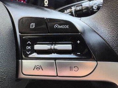 Used 2023 Hyundai Elantra SEL w/ Cargo Package image 19