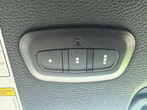 Used 2021 Jeep Wrangler Unlimited Sahara w/ Uconnect 4C Nav & Sound Group AWD/4WD image 32
