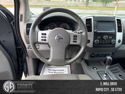 Used 2021 Nissan Frontier SV w/ Midnight Edition Floor Mats AWD/4WD image 13