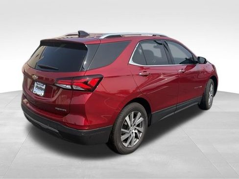 Used 2023 Chevrolet Equinox Premier FWD image 3